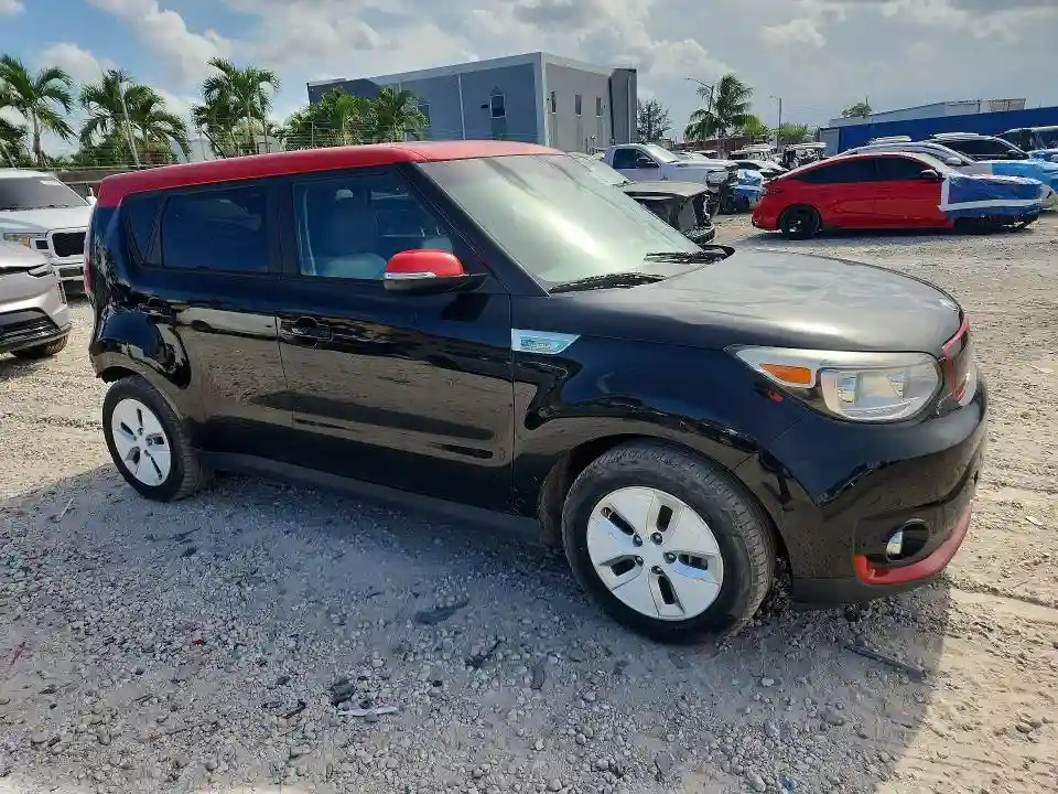 KNDJX3AE0F7002875 2015 KIA SOUL-3