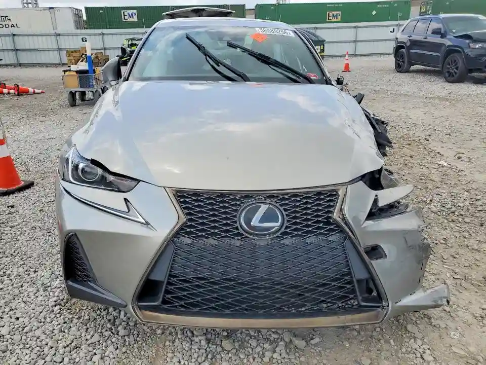 JTHC81D23J5032564 2018 LEXUS IS-4