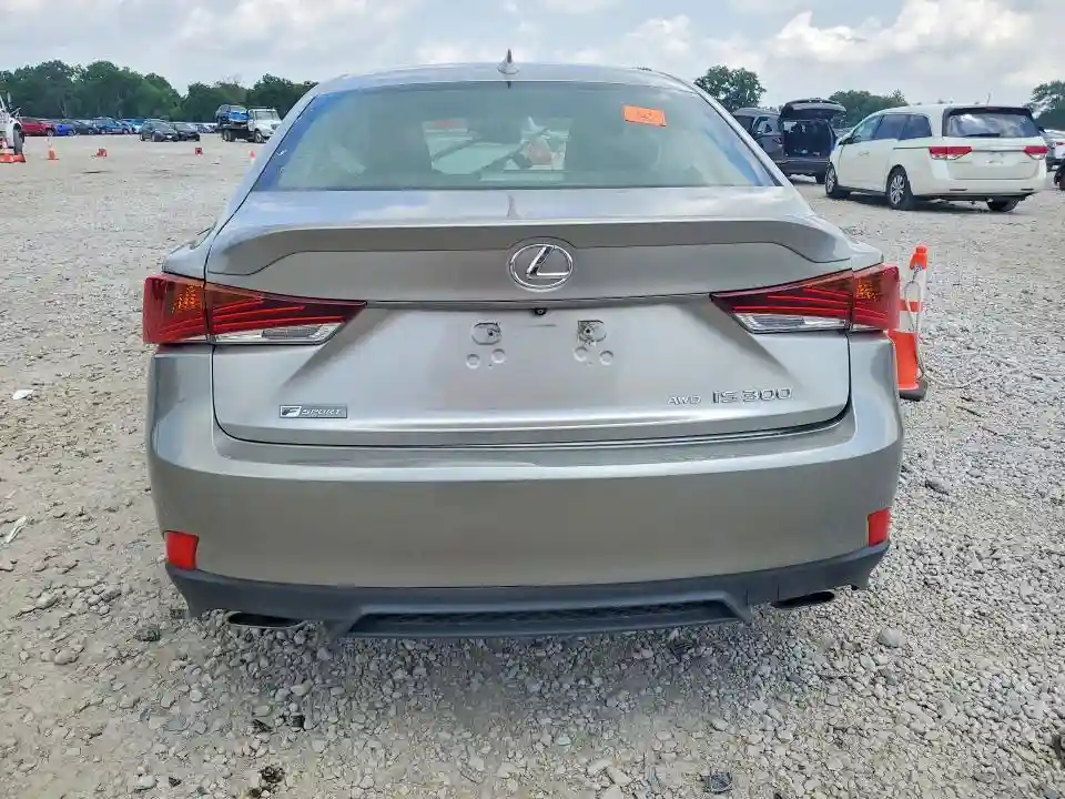 JTHC81D23J5032564 2018 LEXUS IS-5