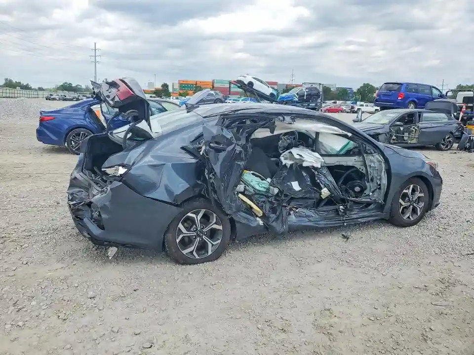3KPF24AD0KE130626 2019 KIA FORTE LXS-2