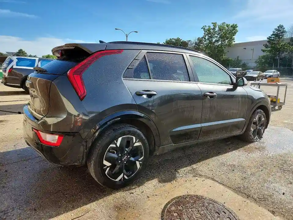 KNDCR3L17P5045295 2023 KIA NIRO-2