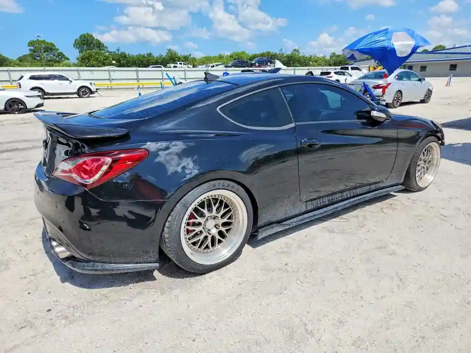 KMHHU6KJ2GU132952 2016 HYUNDAI GENESIS-2
