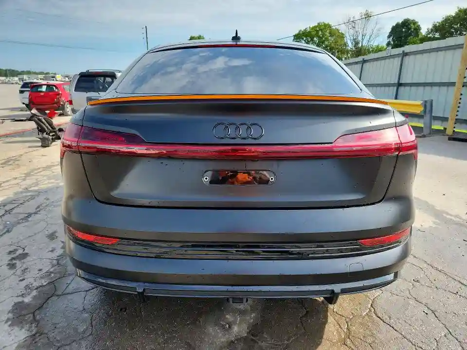 WA13AAGE4NB025457 2022 AUDI E-TRON-5