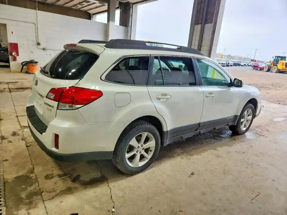 4S4BRBGC1D3299993 2013 SUBARU LEGACY-2
