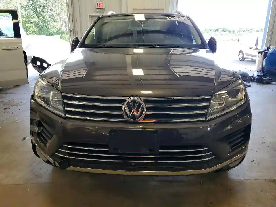 WVGGF7BP4HD002687 2017 VOLKSWAGEN TOUAREG-4