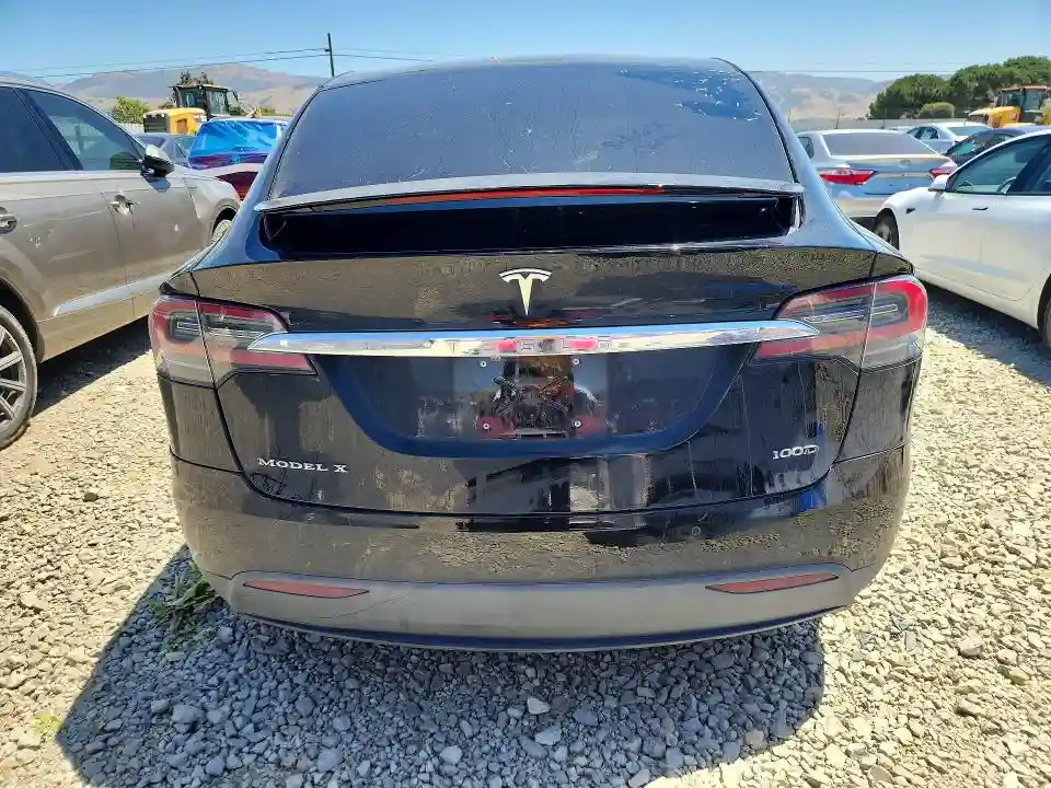 5YJXCBE23JF100107 2018 TESLA MODEL X-5