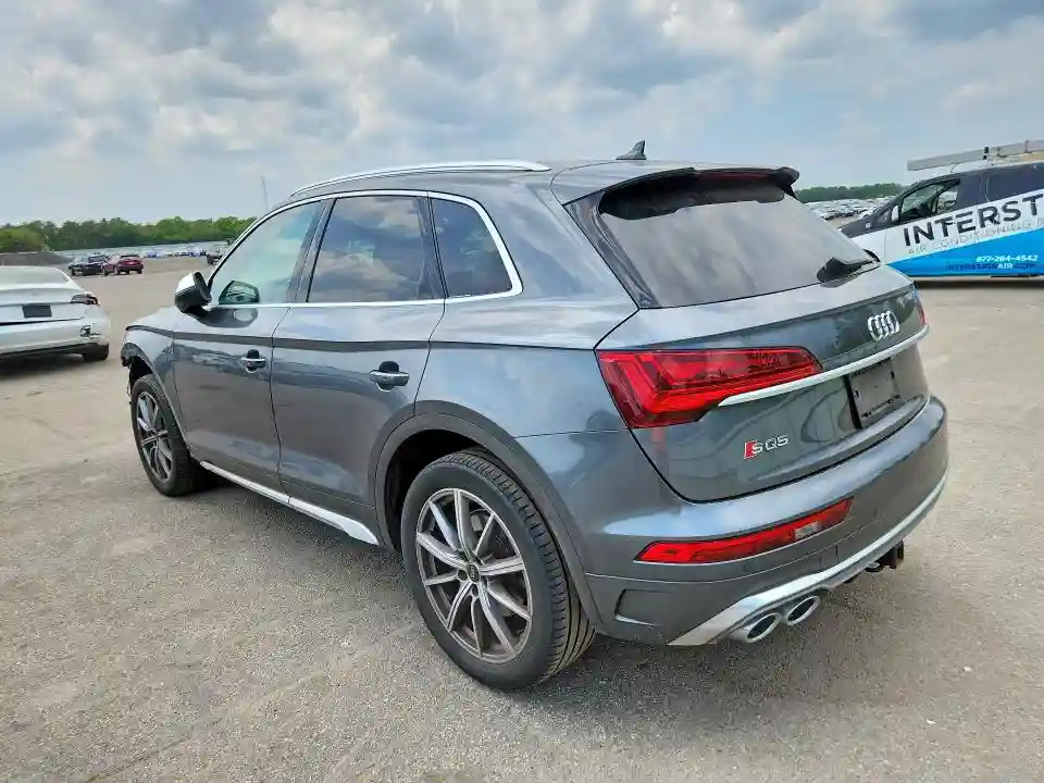 WA1A4AFY6N2107605 2022 AUDI SQ5-1