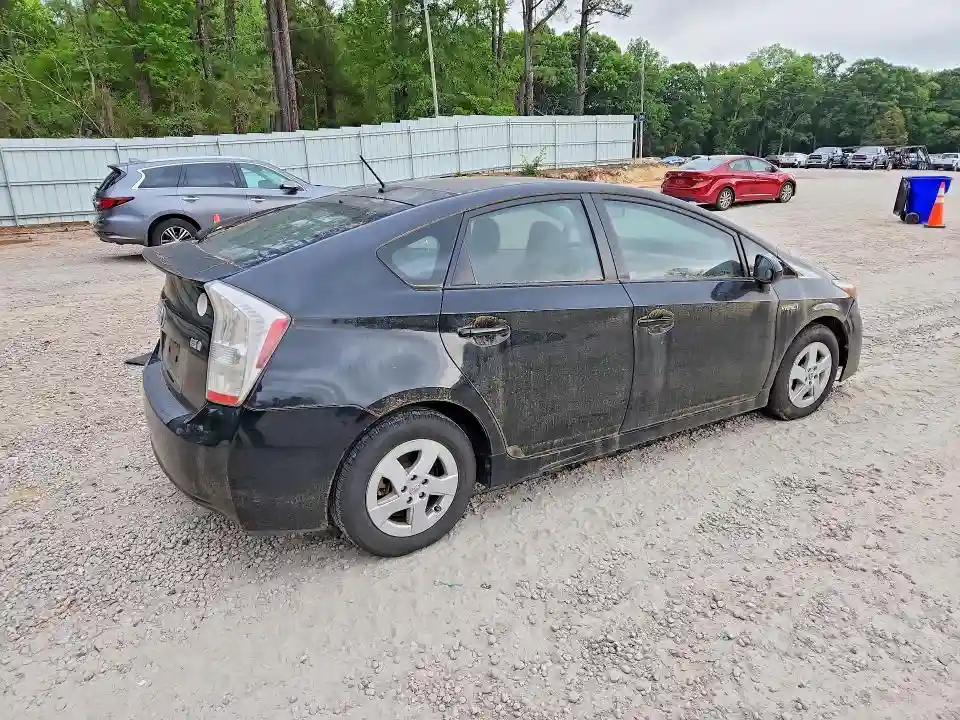 JTDKN3DU8B0265891 2011 TOYOTA PRIUS THRE-2