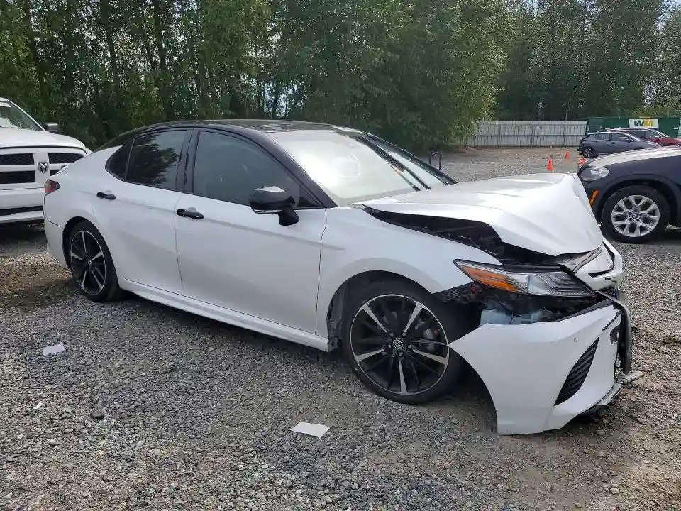4T1B61HK0JU073183 2018 TOYOTA CAMRY-3