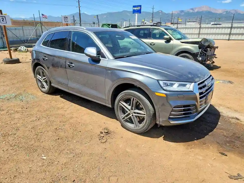 WA1A4AFY9J2009436 2018 AUDI SQ5-3