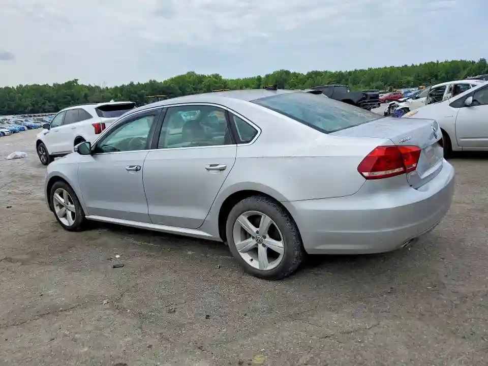1VWBN7A34CC066322 2012 VOLKSWAGEN PASSAT-1