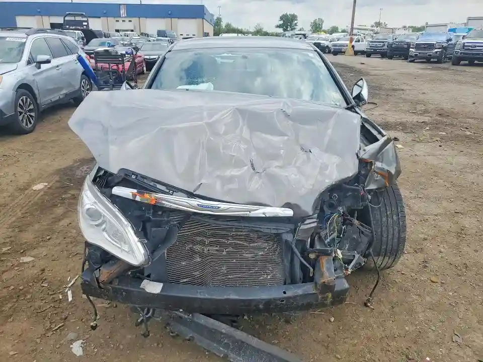 1C3CCBCG1DN575553 2013 CHRYSLER 200-4