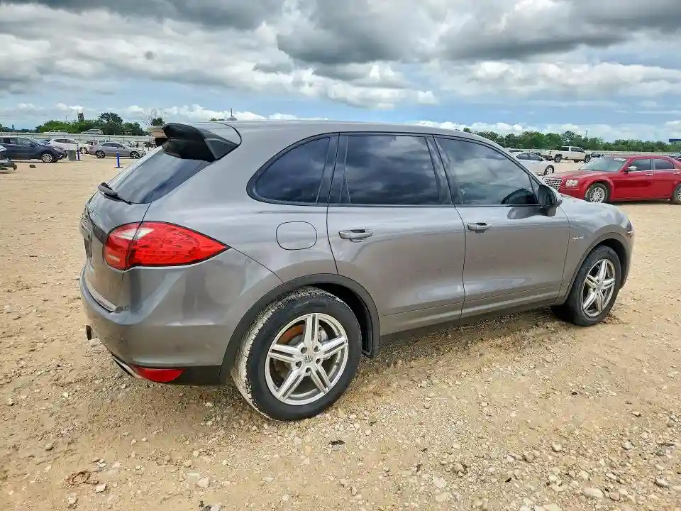 WP1AE2A25ELA50138 2014 PORSCHE CAYENNE-2
