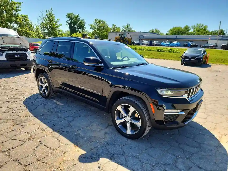 1C4RJYB6XN8748946 2022 JEEP GRAND CHEROKEE-3