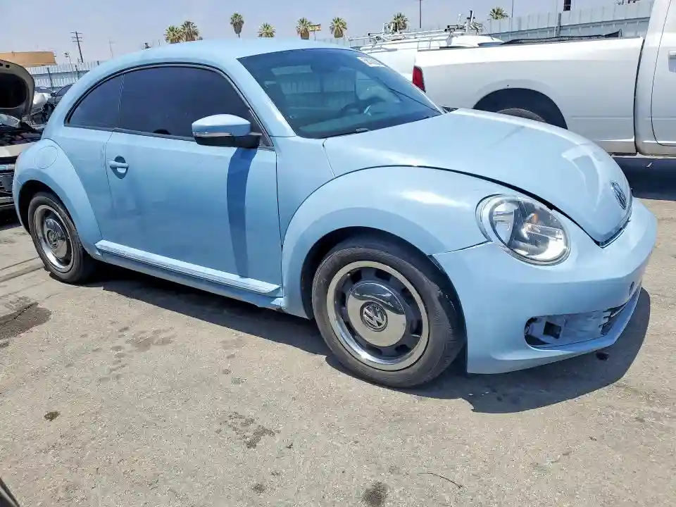 3VWHP7AT6CM625453 2012 VOLKSWAGEN BEETLE-3