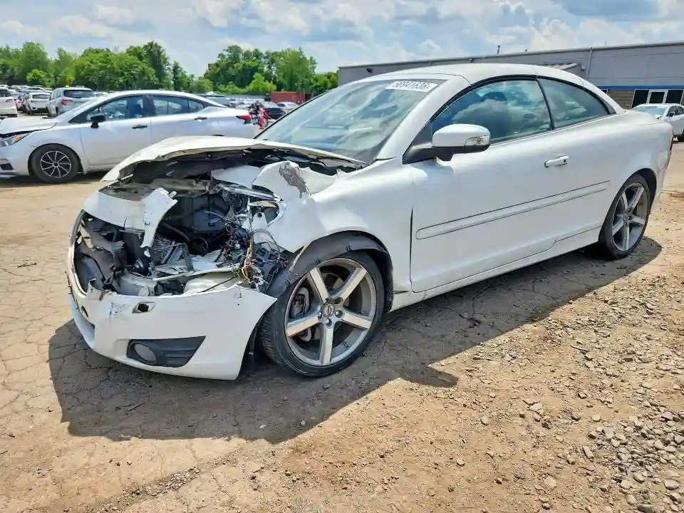 YV1672MC8BJ117239 2011 VOLVO C70-0