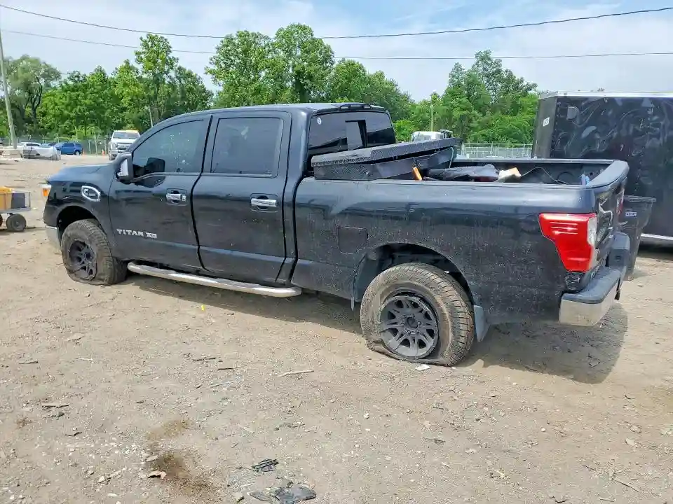 1N6BA1F31HN552549 2017 NISSAN TITAN-1