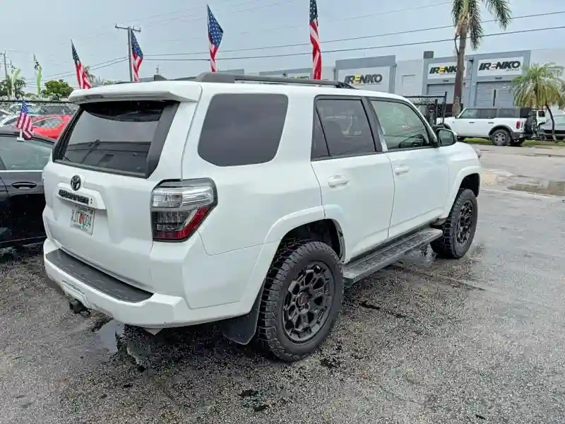 JTETU5JR9N6010652 2022 TOYOTA 4RUNNER-3
