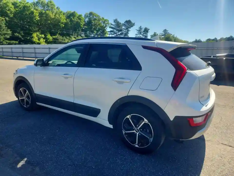 KNDCP3LE0R5155651 2024 KIA NIRO-2