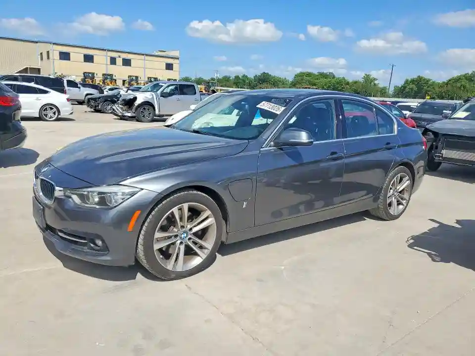 WBA8E1C58JA758663 2018 BMW 3 SERIES-0