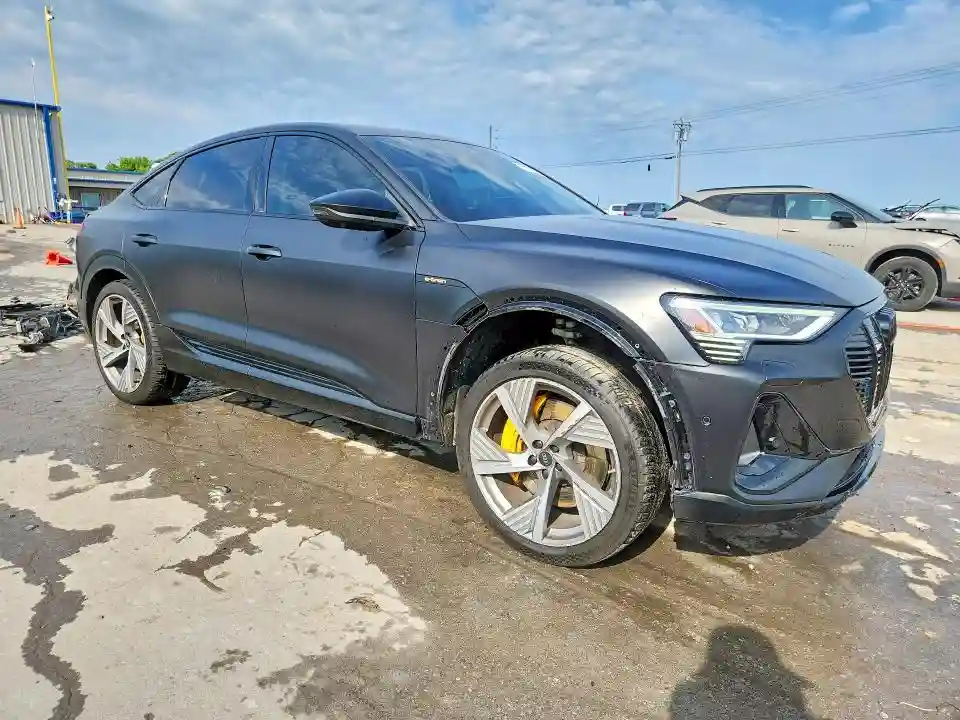 WA13AAGE4NB025457 2022 AUDI E-TRON-3