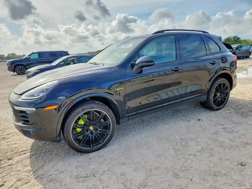 WP1AE2A27HLA74946 2017 PORSCHE CAYENNE-0