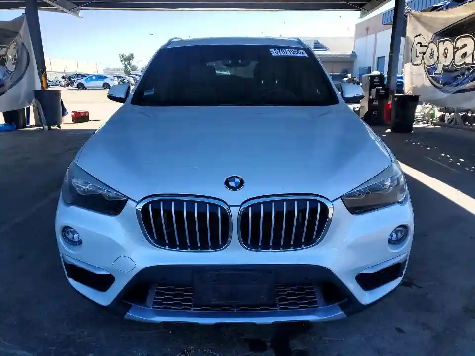 WBXHU7C37J5H40662 2018 BMW X1-4