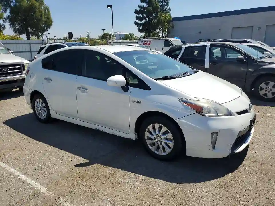 JTDKN3DP0F3069698 2015 TOYOTA PRIUS-3