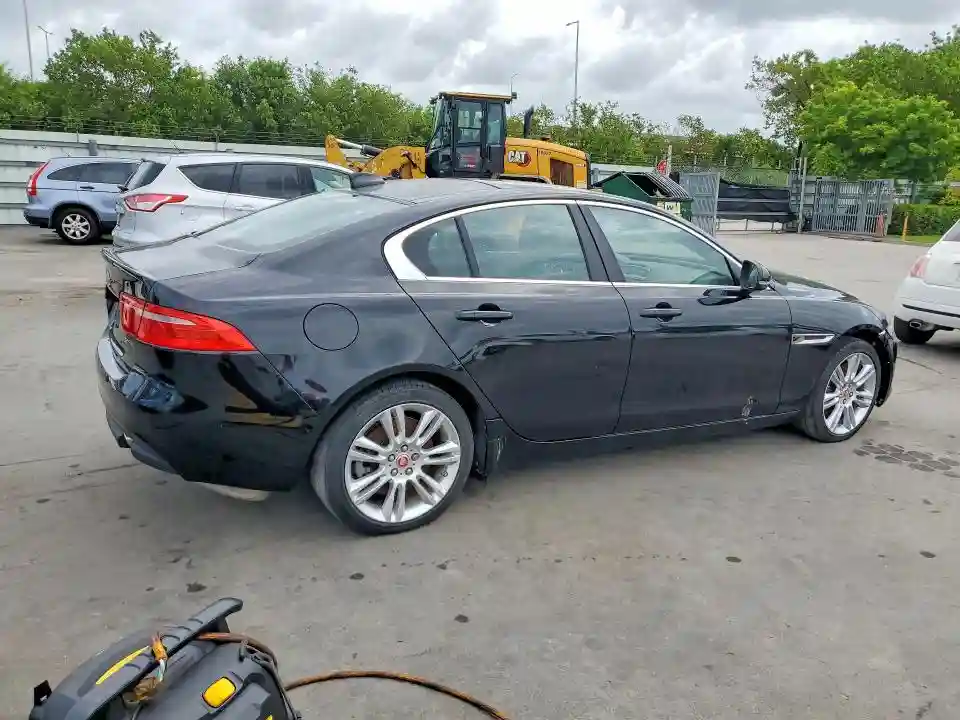 SAJAD4FX3KCP46739 2019 JAGUAR XE-2
