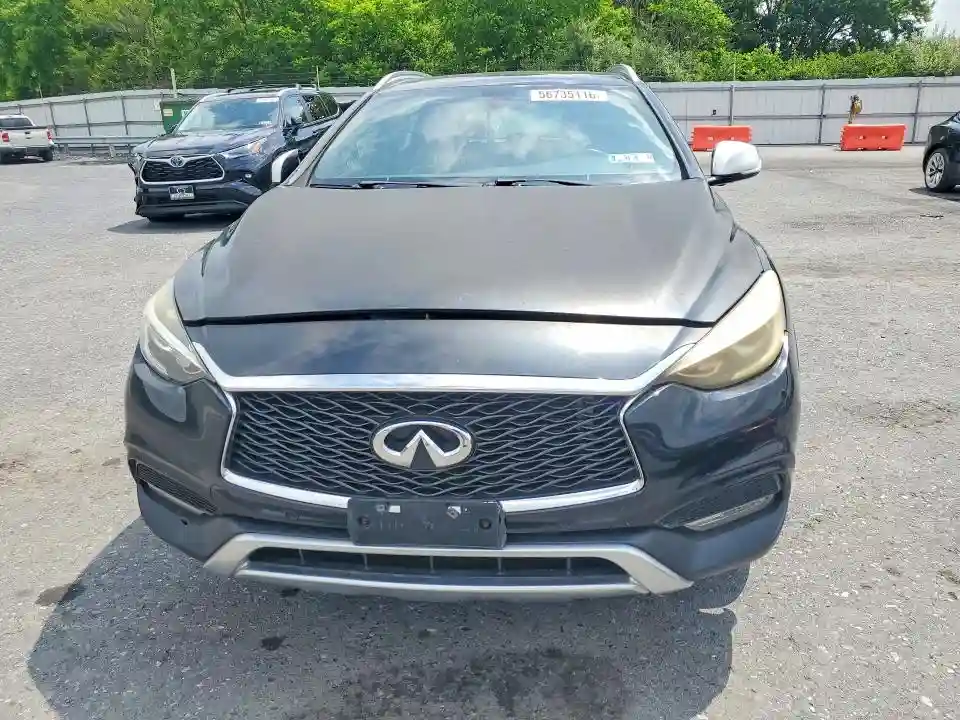 SJKCH5CR9HA028993 2017 INFINITI QX30-4