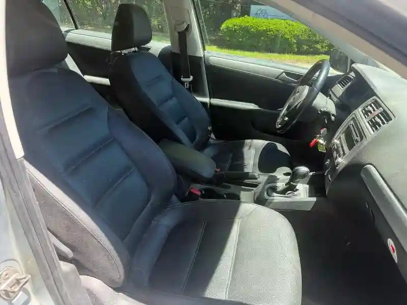 3VWDP7AJ2DM446700 2013 VOLKSWAGEN JETTA-4