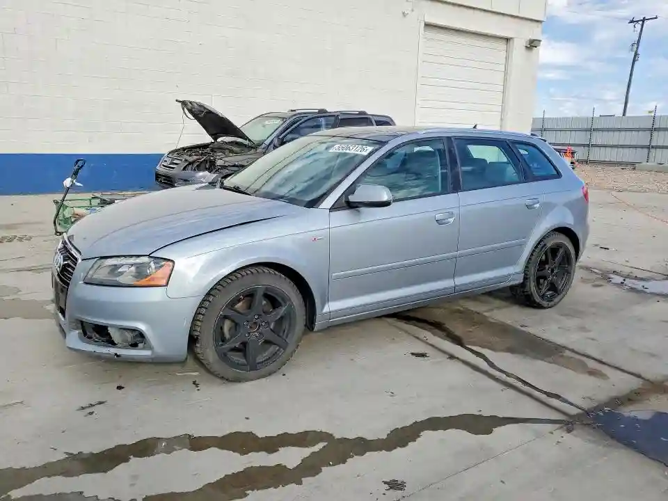 WAUKJBFM6BA124313 2011 AUDI A3-0