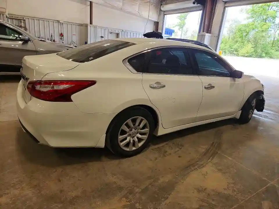 1N4AL3APXHC480993 2017 NISSAN ALTIMA-2