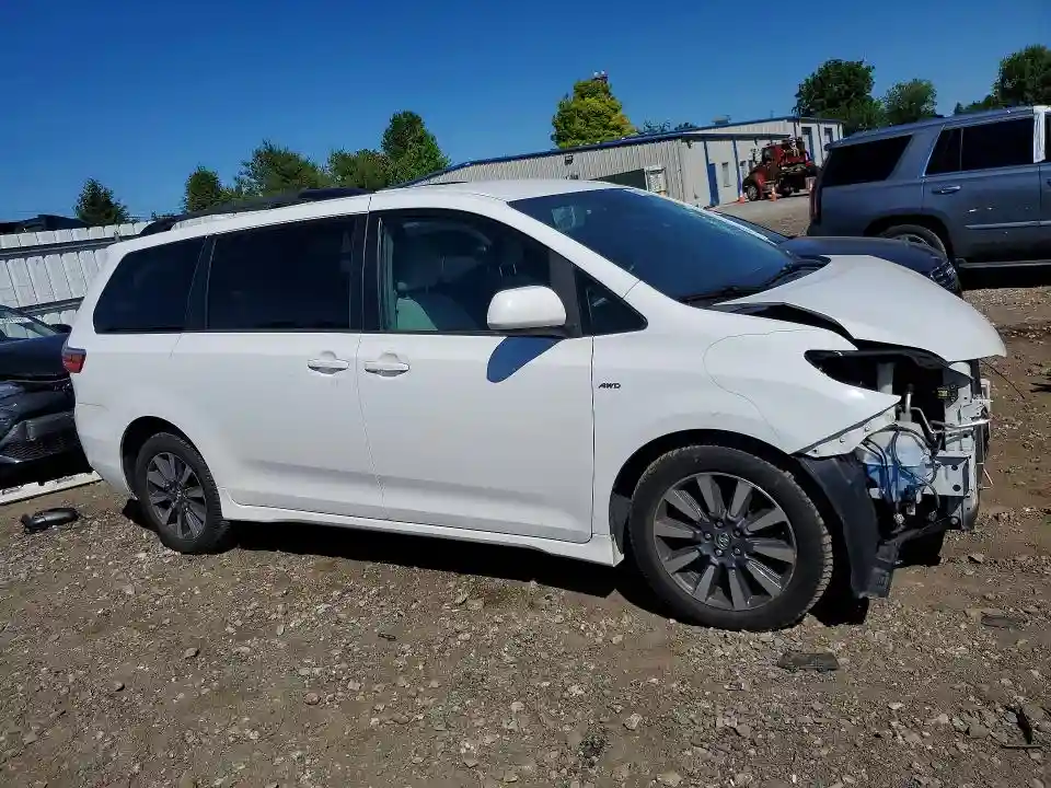 5TDJZ3DC9JS188936 2018 TOYOTA SIENNA-3