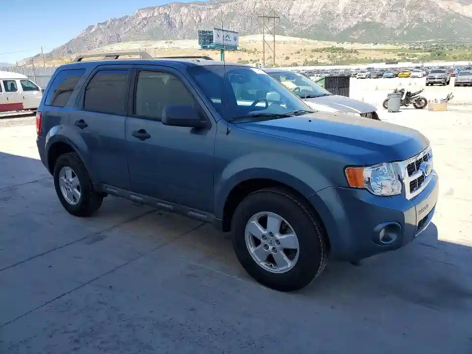1FMCU0D72AKC44856 2010 FORD ESCAPE-3