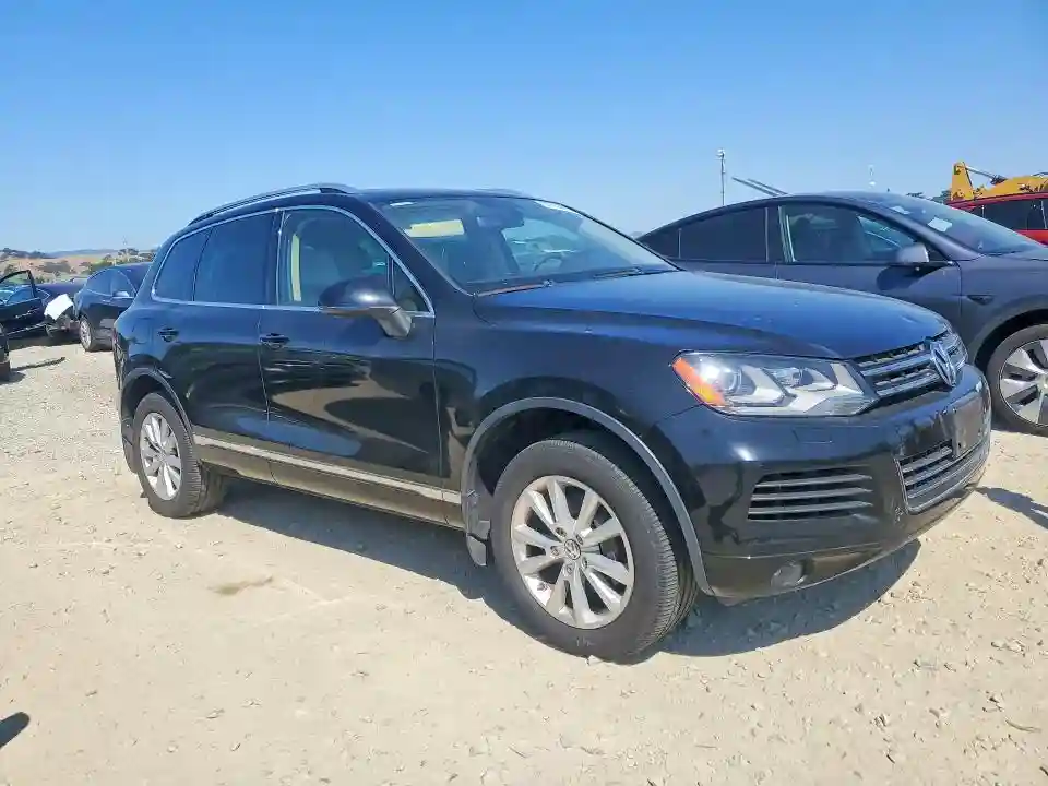 WVGEF9BP4DD013797 2013 VOLKSWAGEN TOUAREG-3