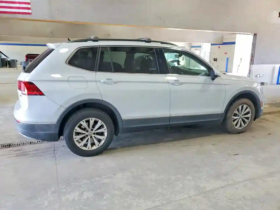 3VV3B7AX2JM214242 2018 VOLKSWAGEN TIGUAN-2