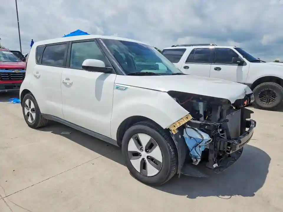 KNDJP3AE8H7021306 2017 KIA SOUL EV EV-3