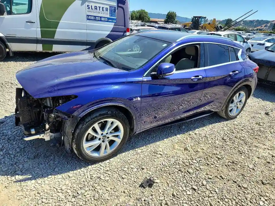 SJKCH5CP5HA031629 2017 INFINITI QX30-0
