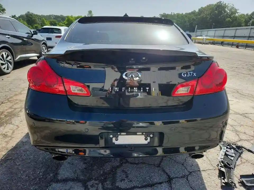 JN1CV6ARXBM409863 2011 INFINITI G37-5