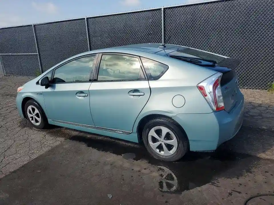 JTDKN3DU3D5644075 2013 TOYOTA PRIUS THRE-1