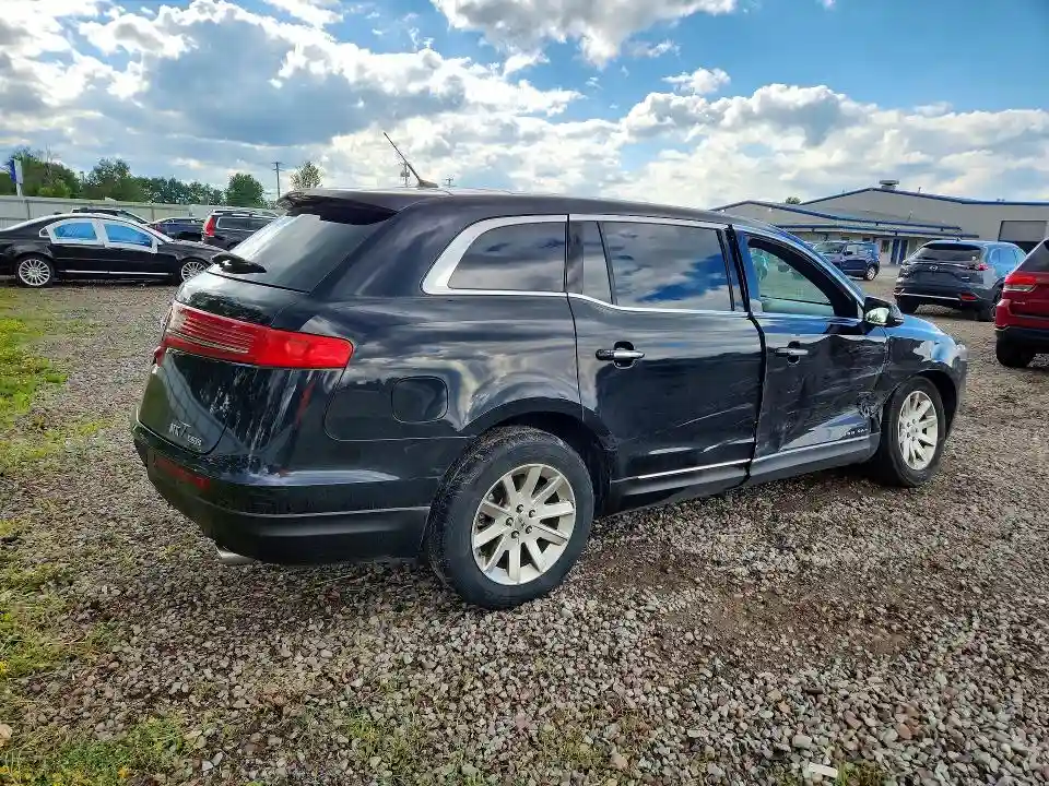2LMHJ5NK5HBL01722 2017 LINCOLN MKT-2
