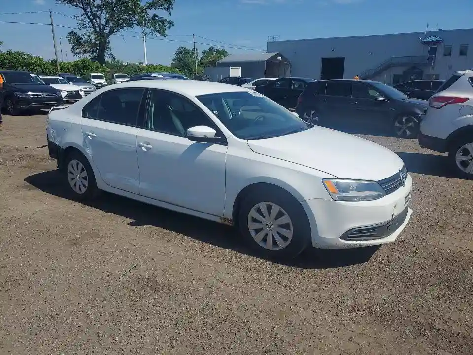 3VW2K7AJ5EM408062 2014 VOLKSWAGEN JETTA-3