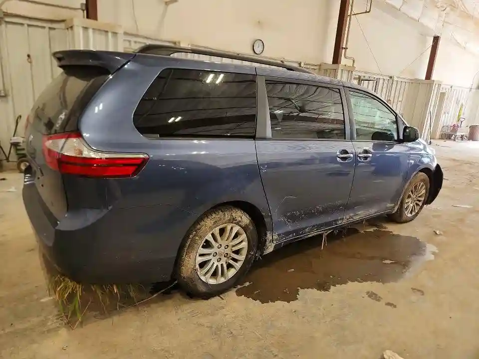 5TDYZ3DC4HS809525 2017 TOYOTA SIENNA-2
