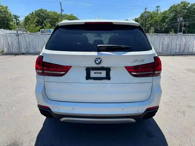 5UXKR6C56J0U15090 2018 BMW X5-5
