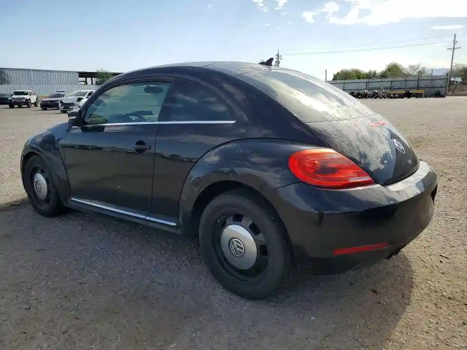 3VWJL7AT5DM625927 2013 VOLKSWAGEN BEETLE-1