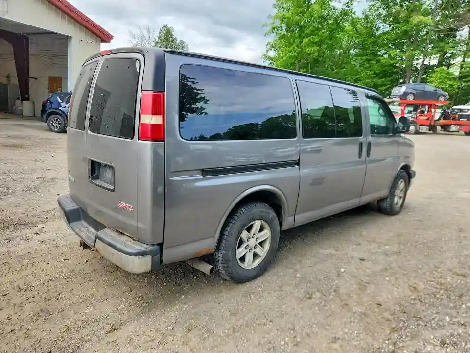 1GKS8CF49C1118886 2012 GMC SAVANA-2
