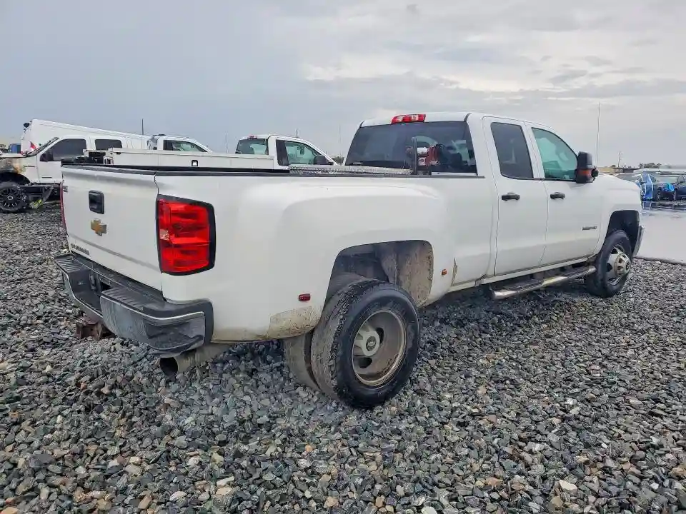 1GC5CYCY0JZ196211 2018 CHEVROLET ALL MODELS-2
