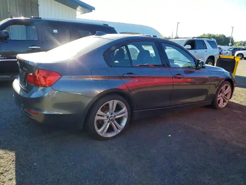 WBA3B3G51FNR88683 2015 BMW 3 SERIES-2