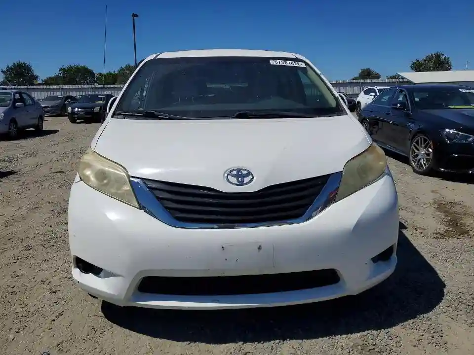 5TDKK3DC1ES407371 2014 TOYOTA SIENNA-4